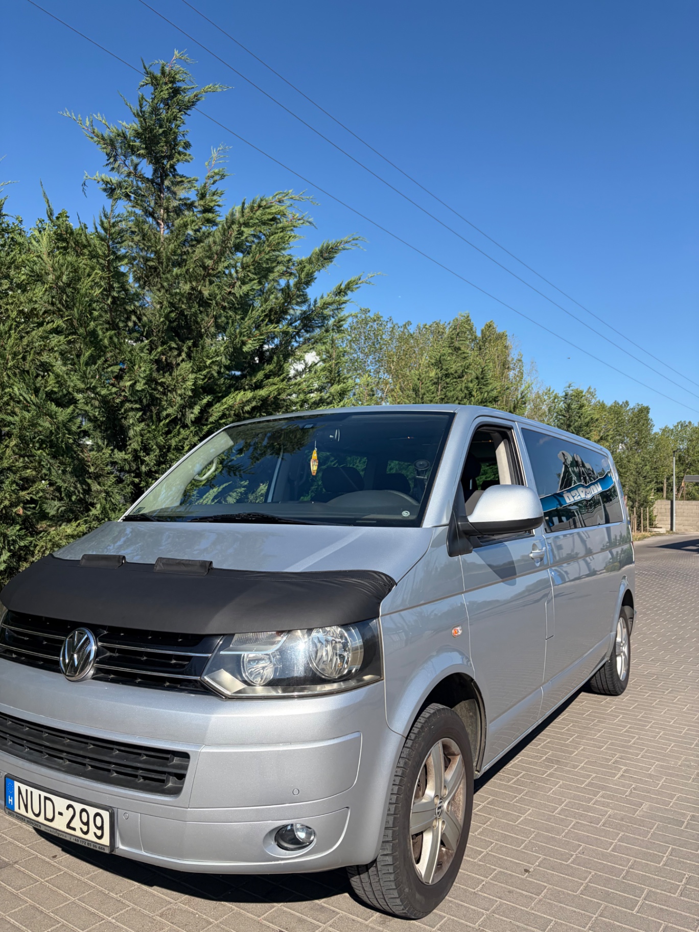 Volkswagen T5 Caravelle 8 személyes kisbusz