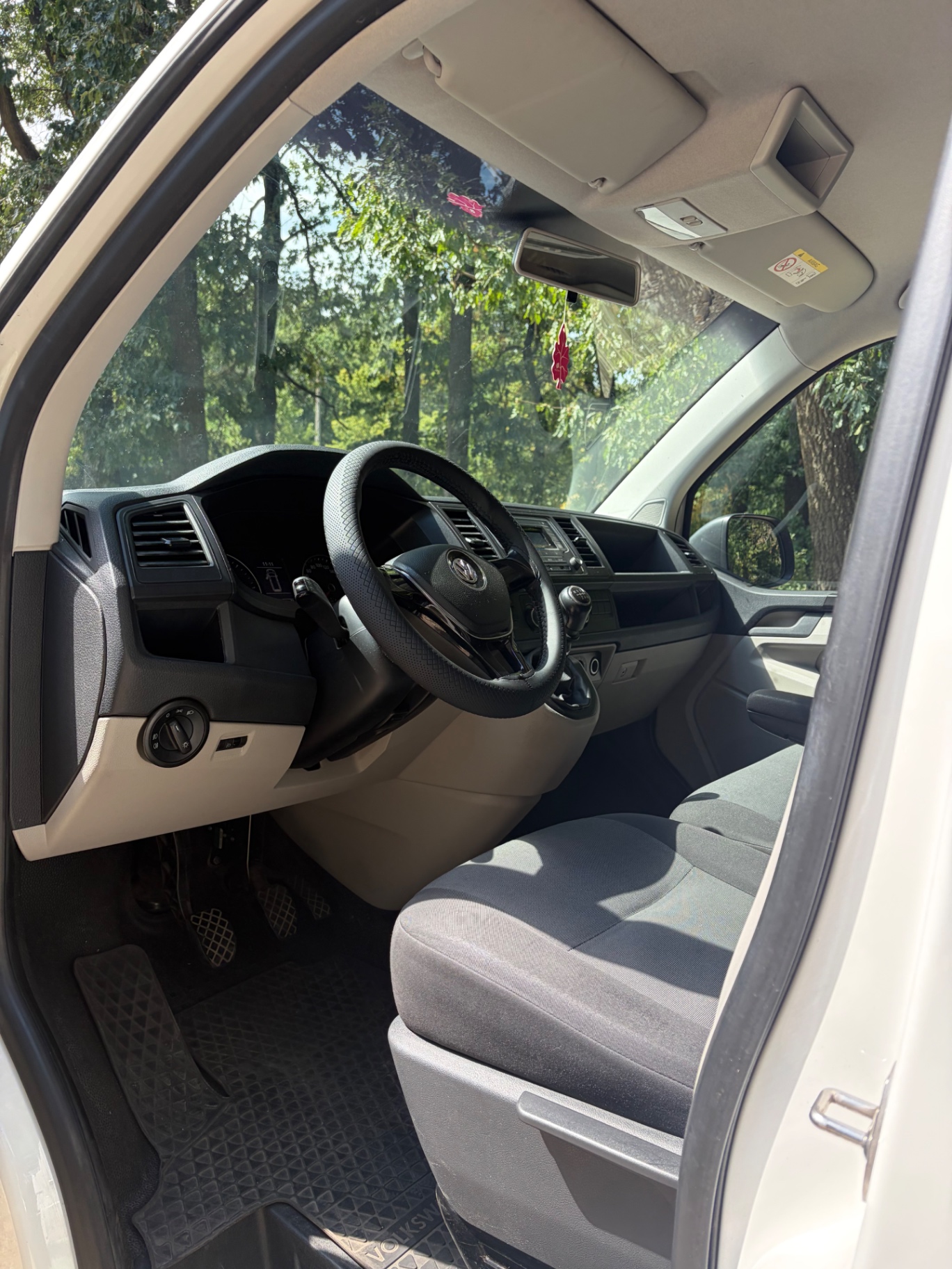 Volkswagen T6 Long detail 2