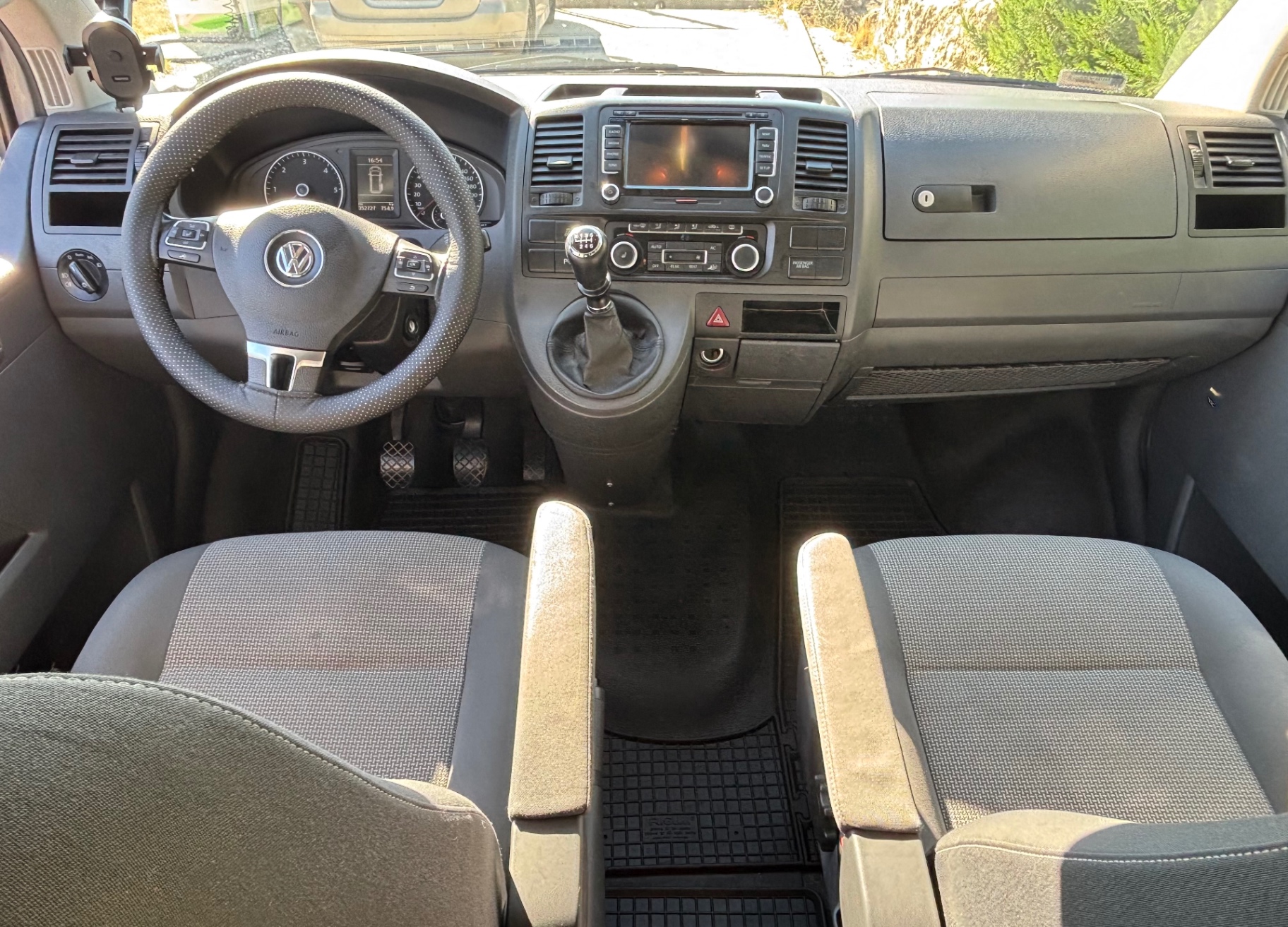 Volkswagen T5 Caravelle detail 4