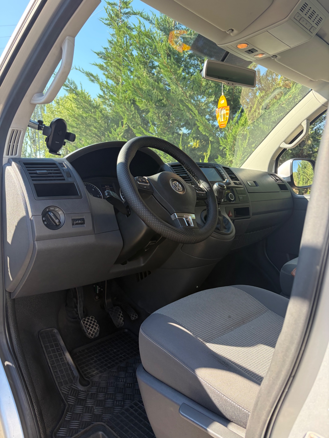 Volkswagen T5 Caravelle detail 5
