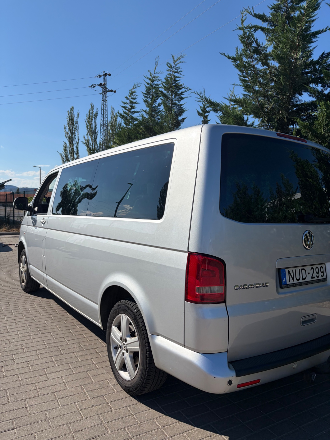 Volkswagen T5 Caravelle detail 1